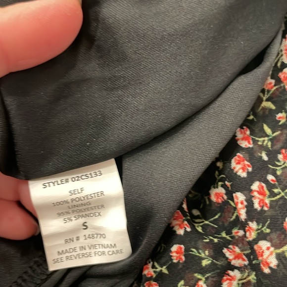 Sienna Sky Womens’ Black Floral Ruffled Skirt-Size Small - Picture 6 of 6